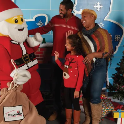 7 5 Bricktacular LEGO Santa