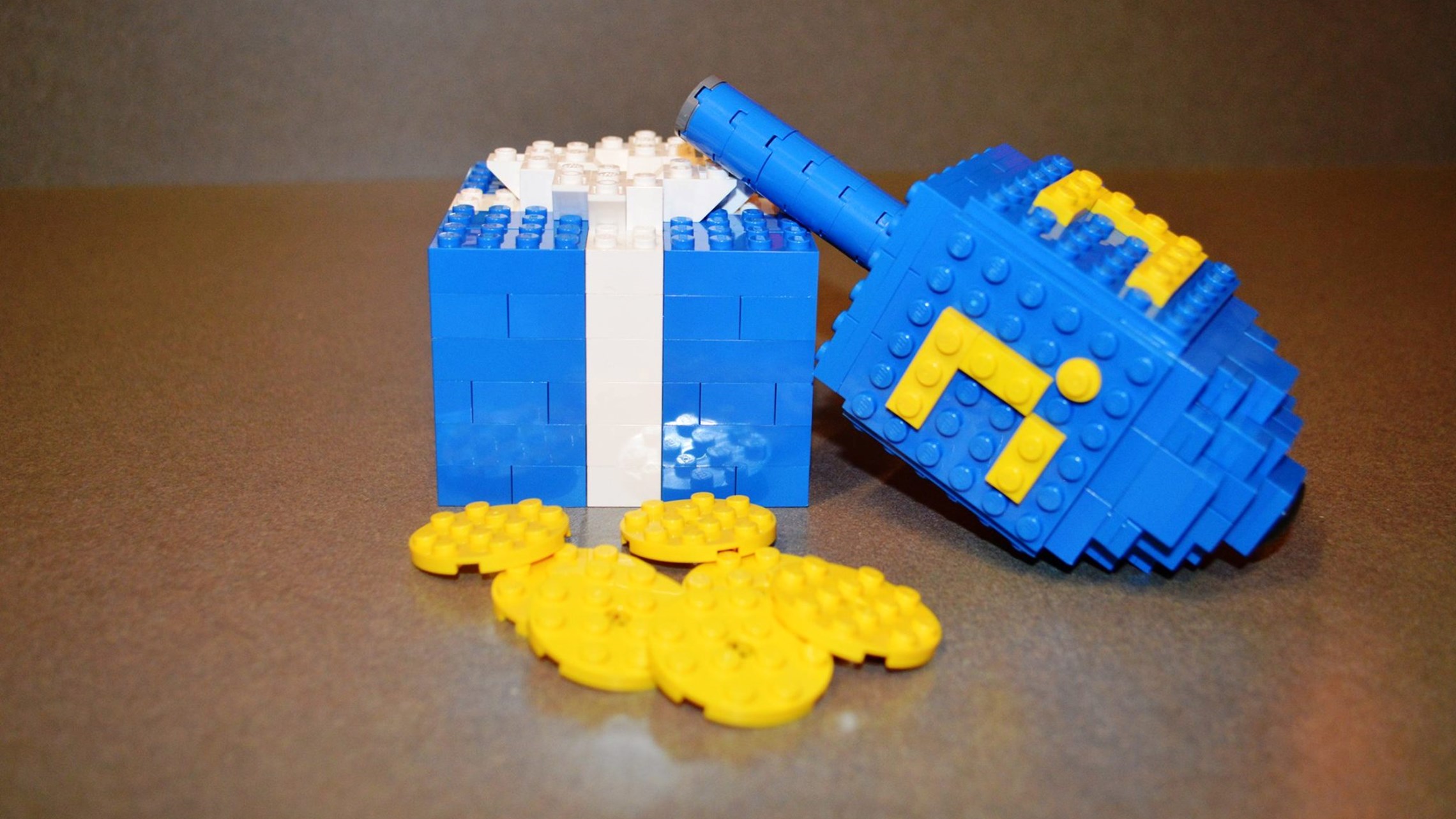 Build a Brick Dreidel Lego Parts Set of 262 pieces For Children 6=: Israel  Book Shop