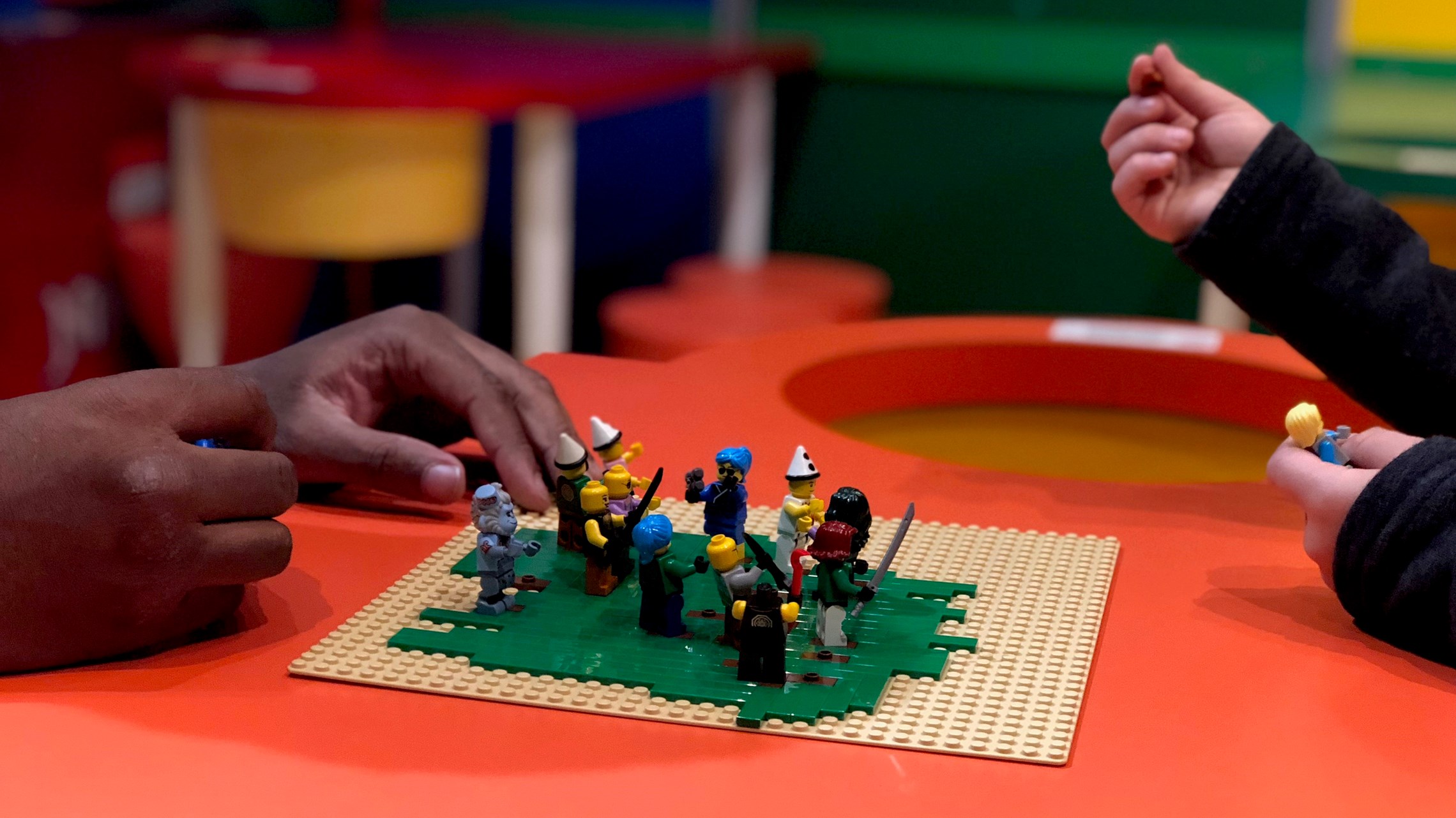 LEGO Minifigure Trading | LEGOLAND Discovery Center Chicago