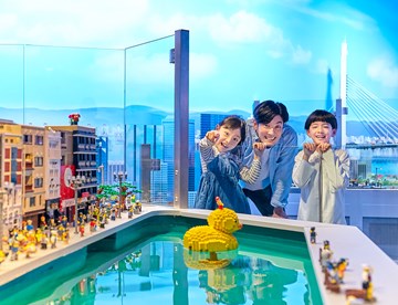 Learn about, see, and experience how much fun LEGO® bricks can be in this theme park filled with hands-on attractions!  The LEGOLAND Discovery Center Osaka is an indoor LEGO® theme park where visitors are surrounded by over 3 million LEGO® bricks.