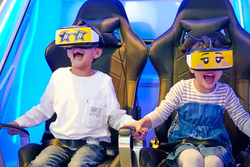 グレート レゴレースに乗る子供たち