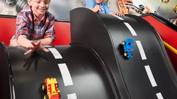 LEGO Racers: Build & Test | LEGOLAND Discovery Center Chicago