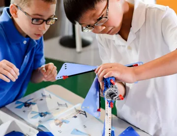 Kids Building | LEGOLAND Discovery Center Westchester