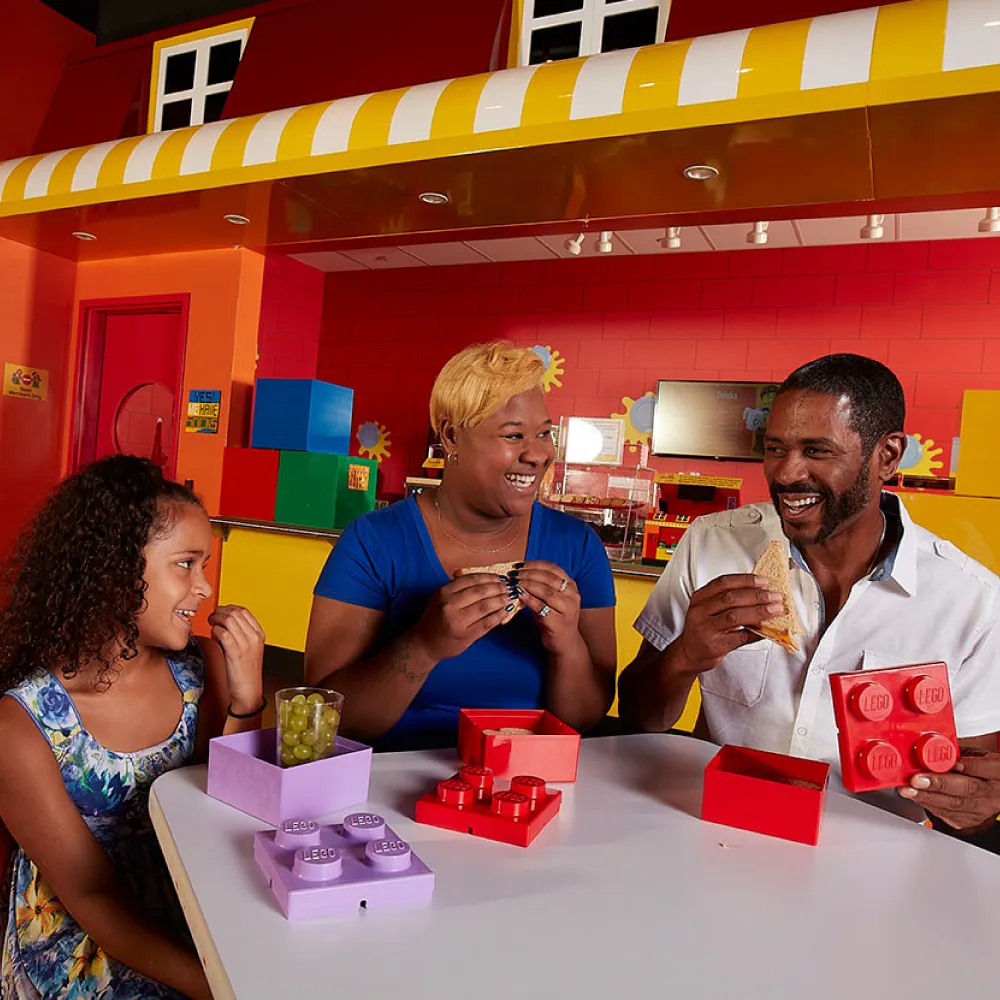 LEGO Cafe | LEGOLAND Discovery Center Chicago